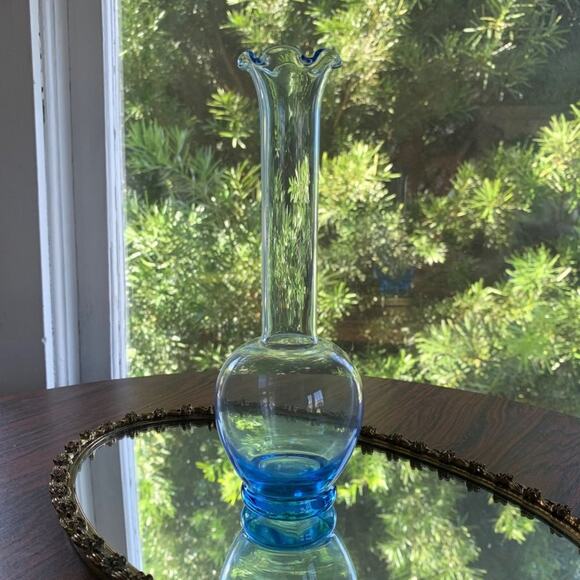 Vintage Light Blue Glass Bud Vase with Scalloped Edge – Delicate & Elegant - Picture 10 of 10
